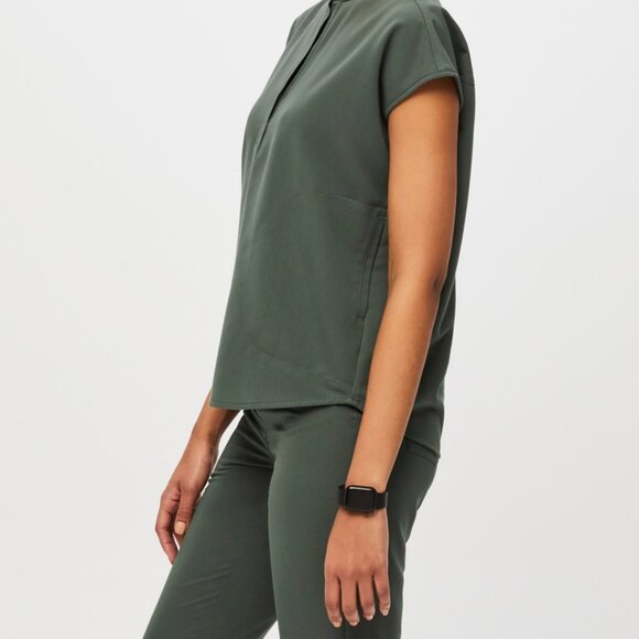 FIGS SCRUB SET - Picture 6 of 7